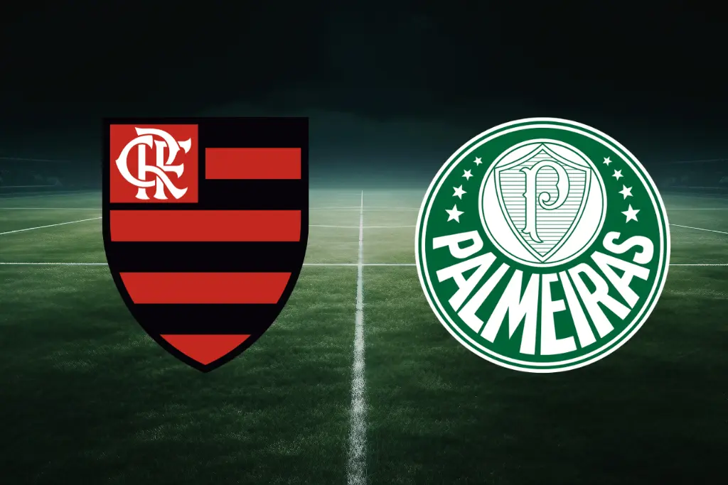 Lado a lado, os escudos oficiais de Flamengo e Palmeiras centralizados sobre a imagem de um gramado de futebol iluminado sob neblina noturna. Arte gráfica preparada para divulgar o clássico interestadual.